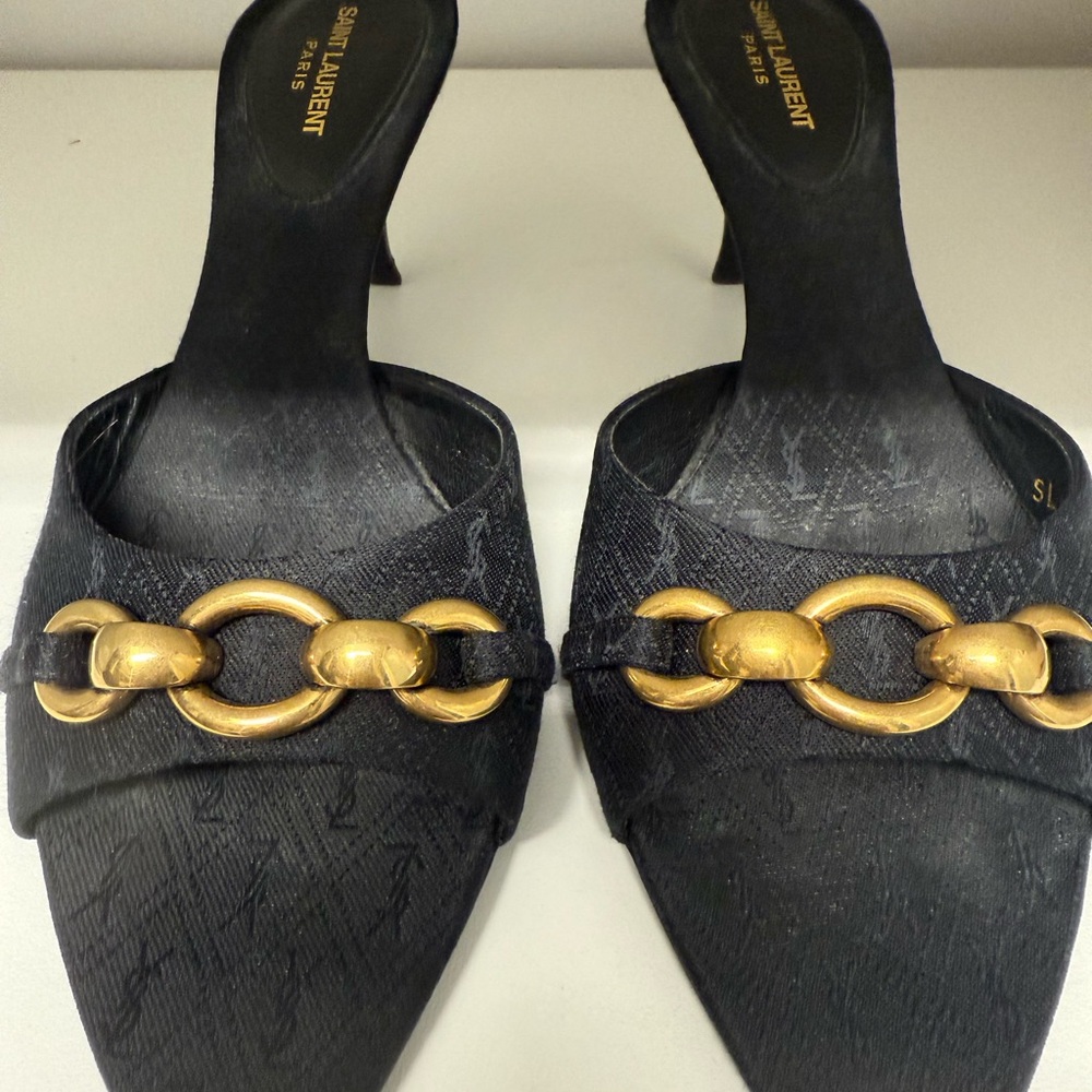 Saint Laurent Black and Gold Heels with Elegant Chain Detail - Picture 5 of 6